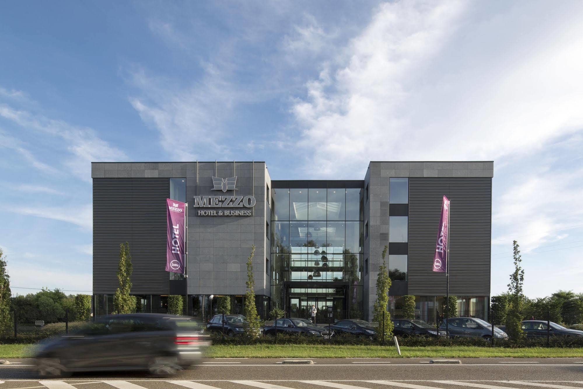 Mezzo Hotel & Business Beringen Exterior foto